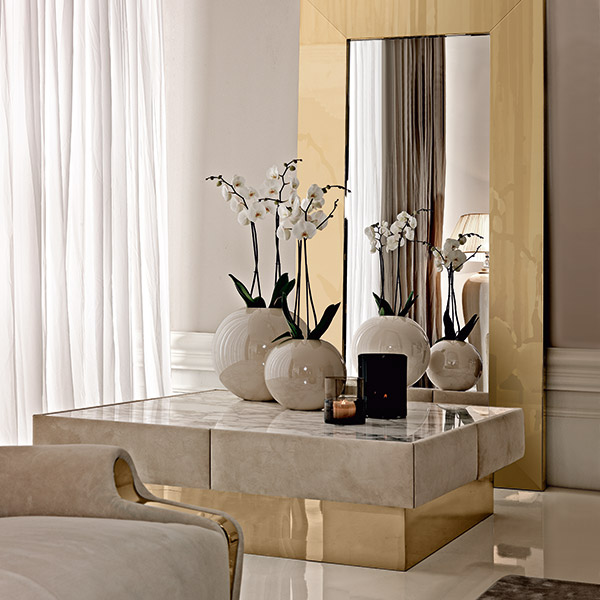 G0528M1<br>
steel table, gold finish, Carrara white marble top, 4 drawers covered in leather  
143 x 143 x 45 cm<br>

GMR06<br>
steel mirror, gold finish  
124 x 240 cm<br>