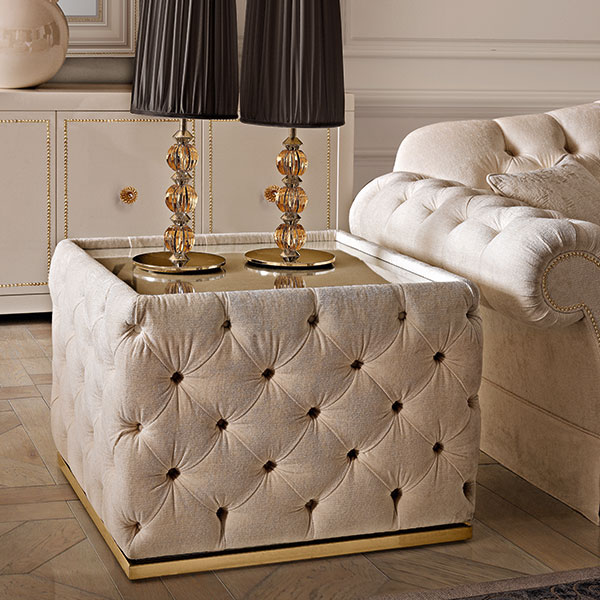 G1029<br>
buttoned table with steel base, gold finish, glass top   
84 x 84 x 63 cm<br>

G1190<br>
steel lamp with amber crystal balls, gold finish, complete with shade  
Ø 25 x 106 cm