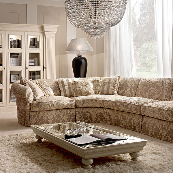 Charlotte<br>
modular sofa   
240 x 335 x 90 cm<br>

0617<br>
mirror top coffee table   
160 x 80 x 26 cm<br>

1024<br>
3-door cabinet with fixed central door   
240 x 61 x 230 cm<br>

cl4 <br>
18-light Empire style chandelier with lampshade 
Ø 100 x 143 cm