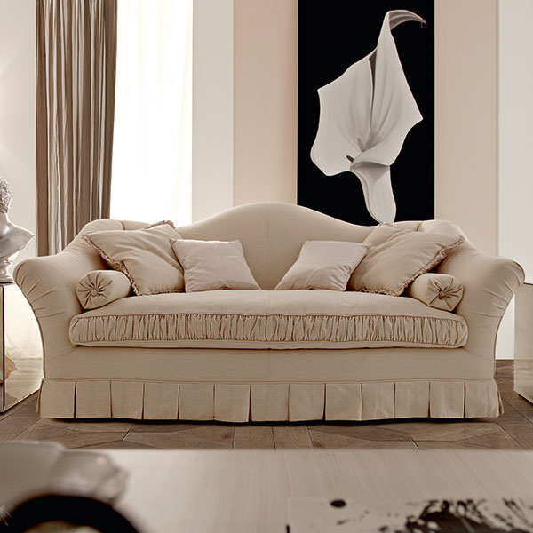 6613 Dominique<br>
sofa   
250 x 115 x 110 cm<br>

4007<br>
mirrored cube   
61 x 61 x 61 cm<br>

VSS13 CALLA<br>
painting with Swarovski   
100 x 250 cm<br>

bs15/CR<br>
wall sconce, 3 lights with crystals   
l. 35  h. 50 cm