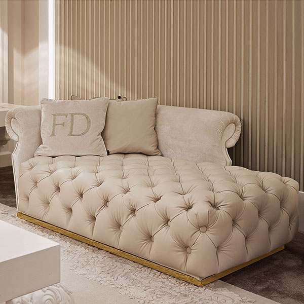 G8909 HERMES<br>
day bed with steel base, gold finish
195 x 120 x 75 cm