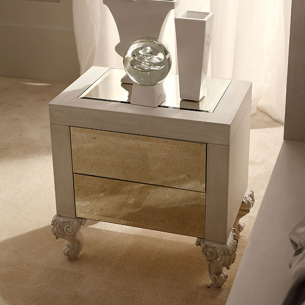 1411<br>
nightstand with mirror   
66 x 41 x 62 cm